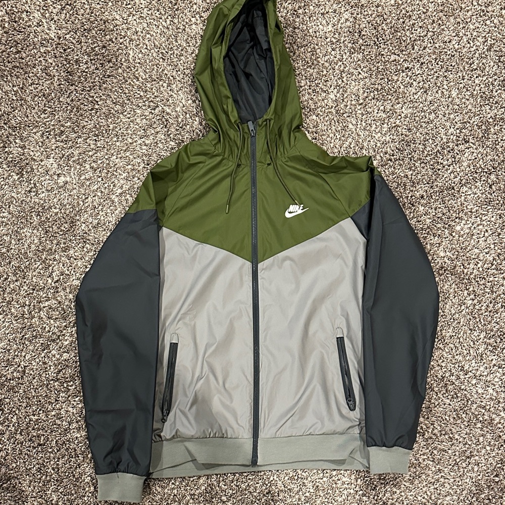 Nike Men's Olive and Charcoal Windbreaker